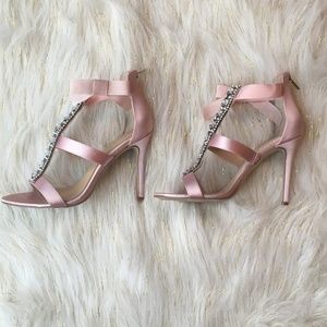 Jewel Badgley Mischka Pink Henderson Heel Size 7